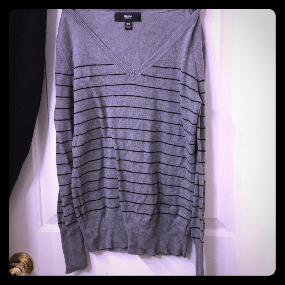 Mossimo warm comfy v-neck layering sweater xs!